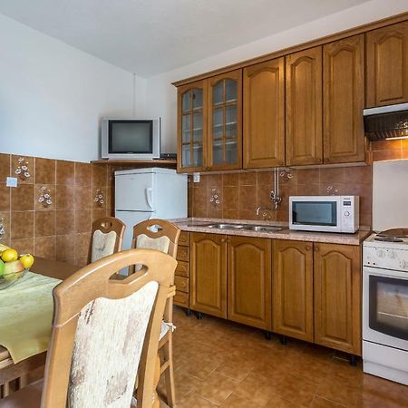 Apartmani Bezma Bol Exterior photo