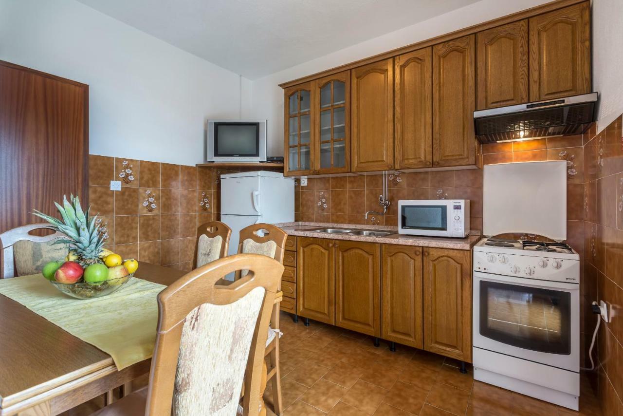 Apartmani Bezma Bol Exterior photo