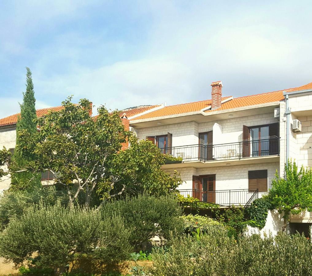 Apartmani Bezma Bol Exterior photo